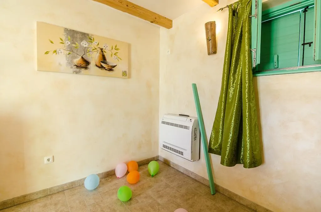 House Ulika Holiday home Sisan