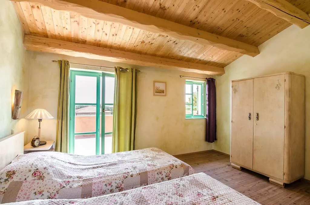 House Ulika Holiday home Sisan
