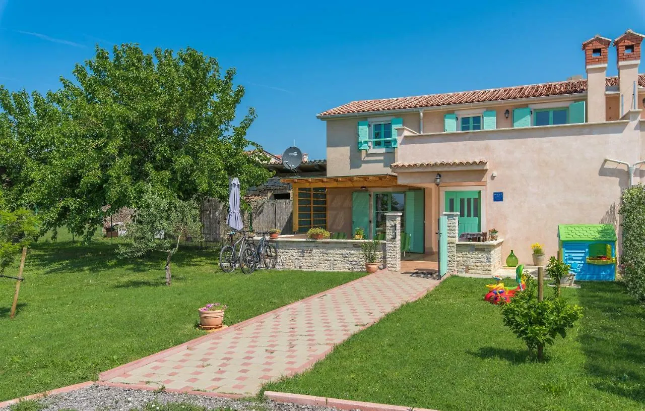House Ulika Holiday home Sisan 0*,