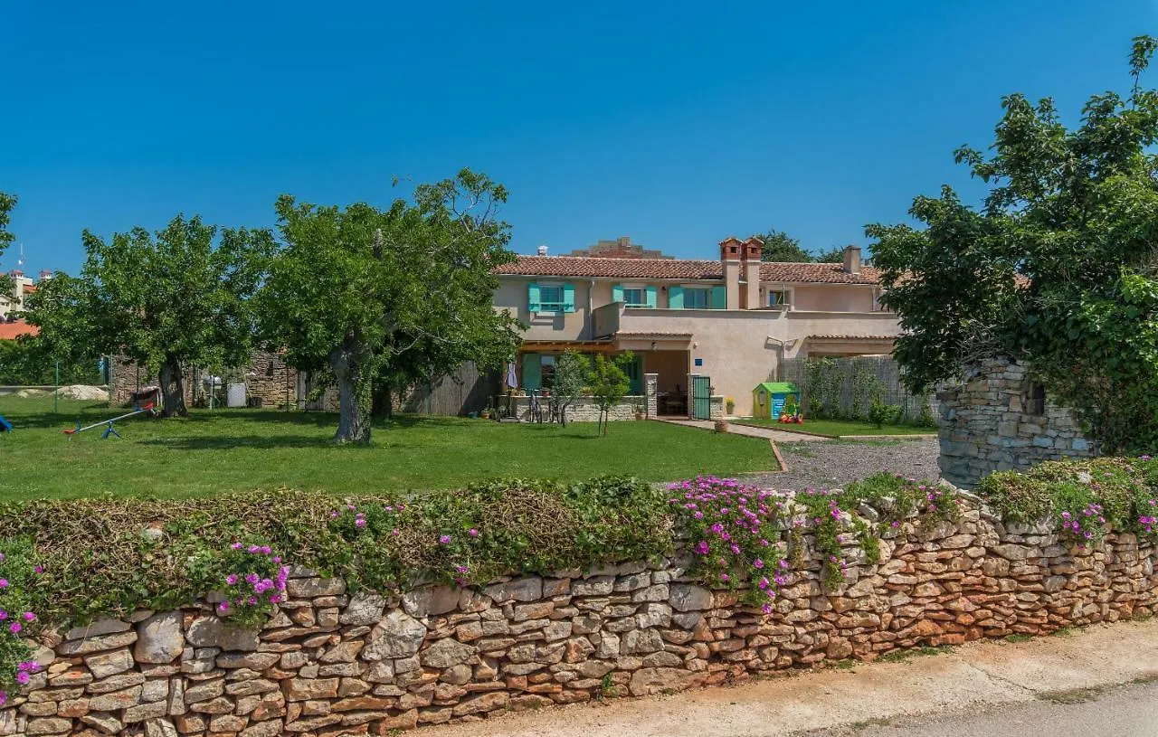 House Ulika Holiday home Sisan