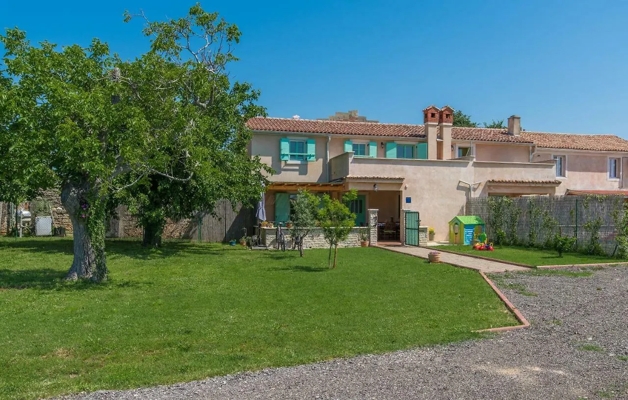 House Ulika Holiday home Sisan