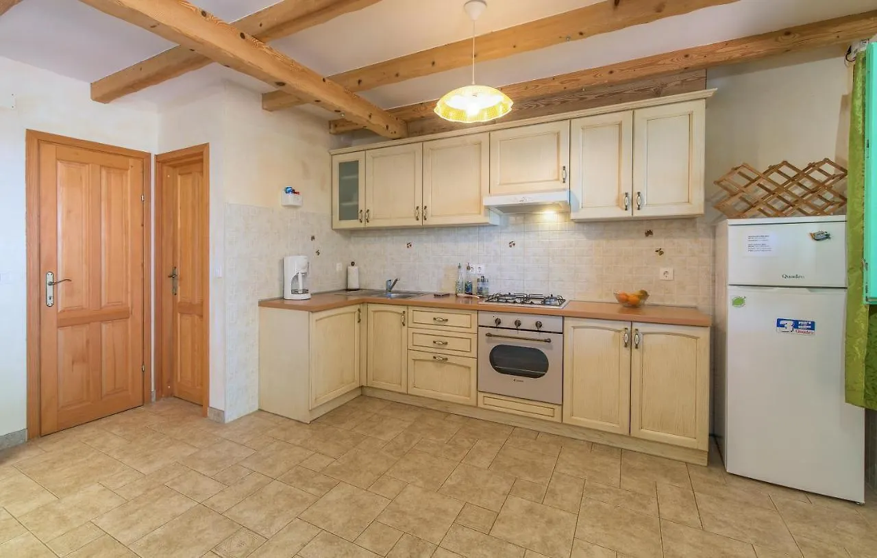 House Ulika Holiday home Sisan