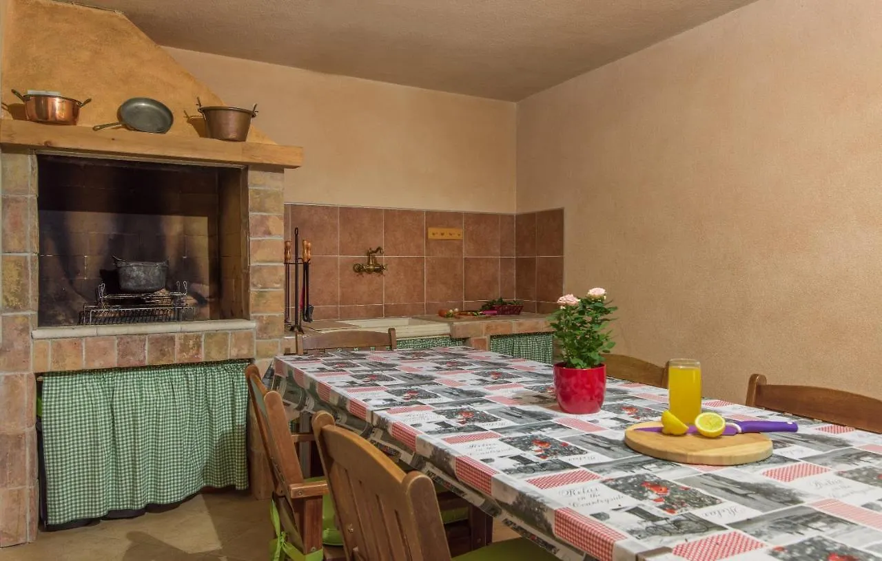 House Ulika Holiday home Sisan