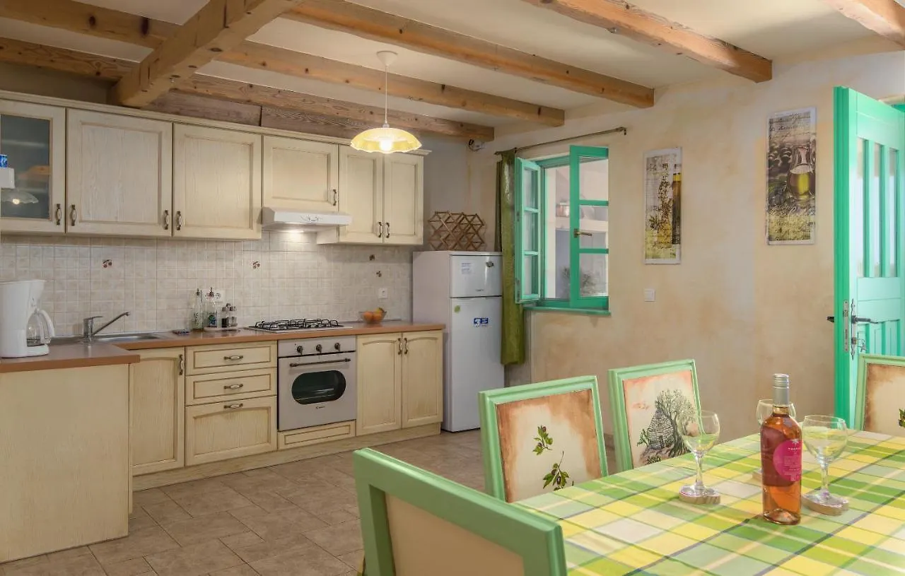 House Ulika Holiday home Sisan
