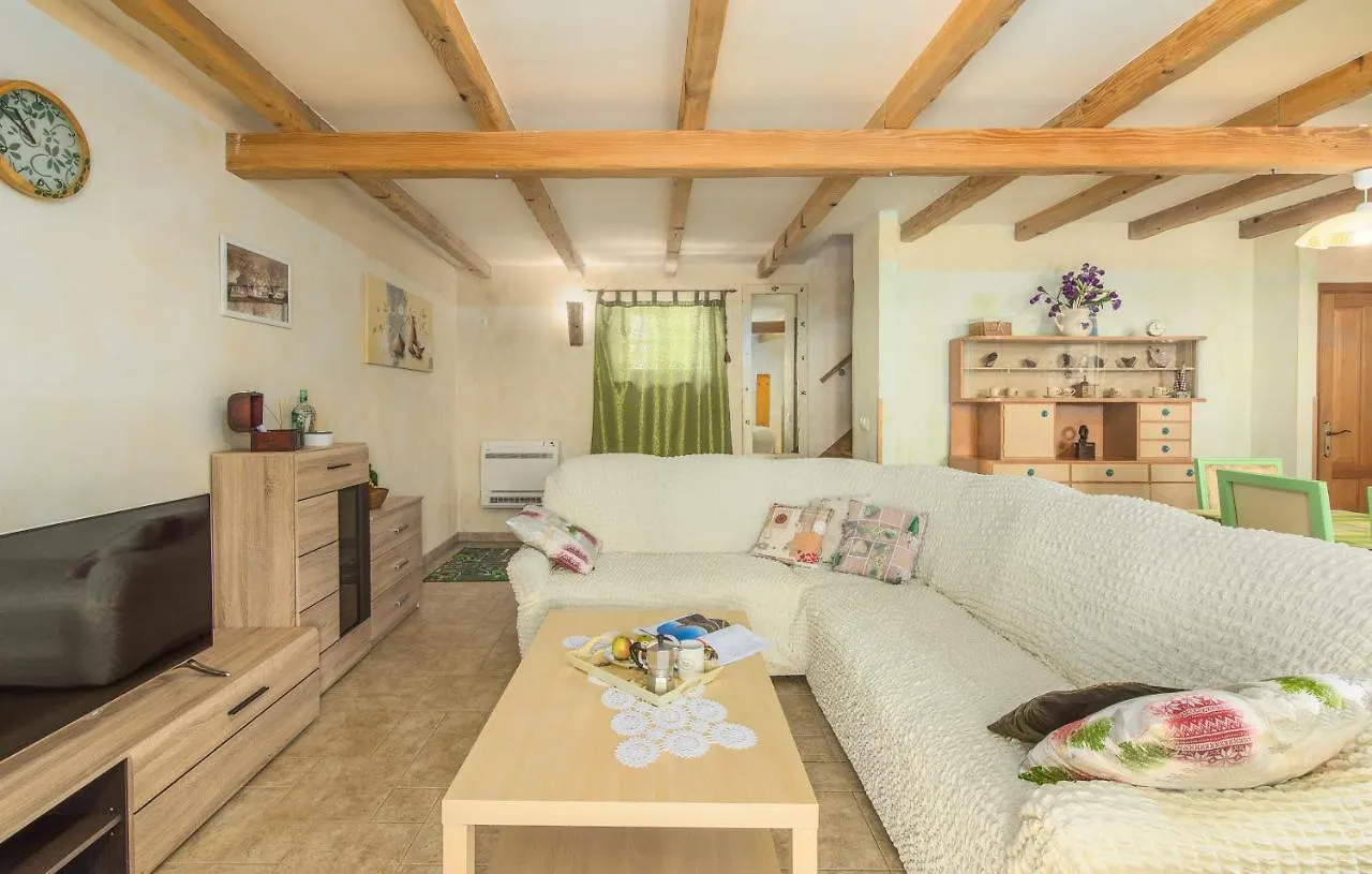 House Ulika Holiday home Sisan
